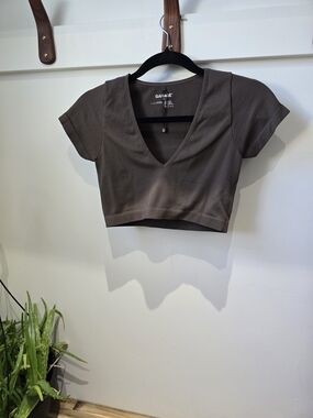 Garage Ribbed V-Neck Crop Top in Brown